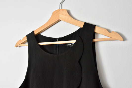 Club Monaco scalloped crop top