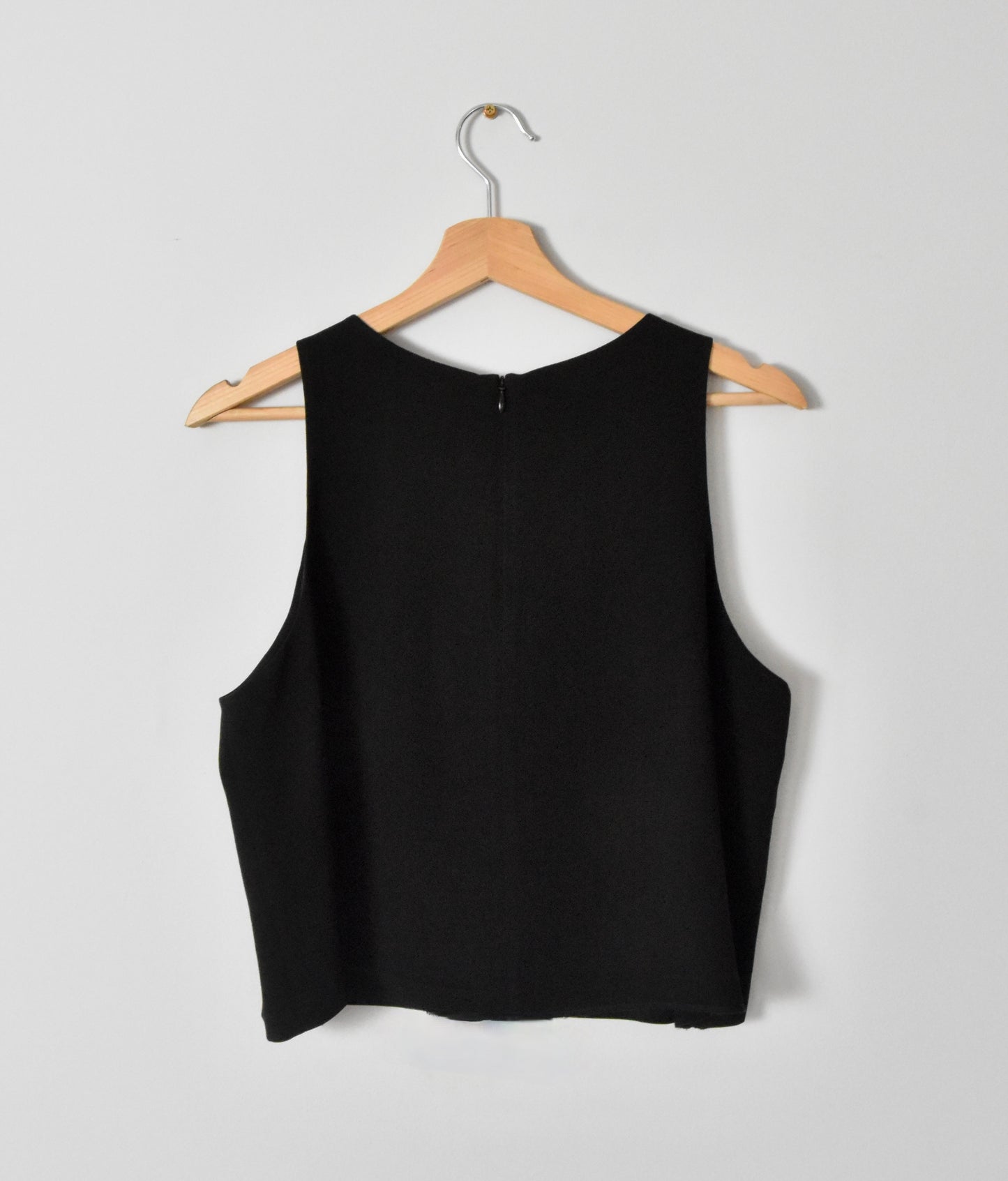 Club Monaco scalloped crop top